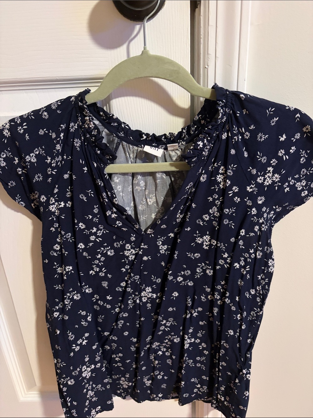 GAP Navy Blue Floral Short Sleeve V-Neck Blouse